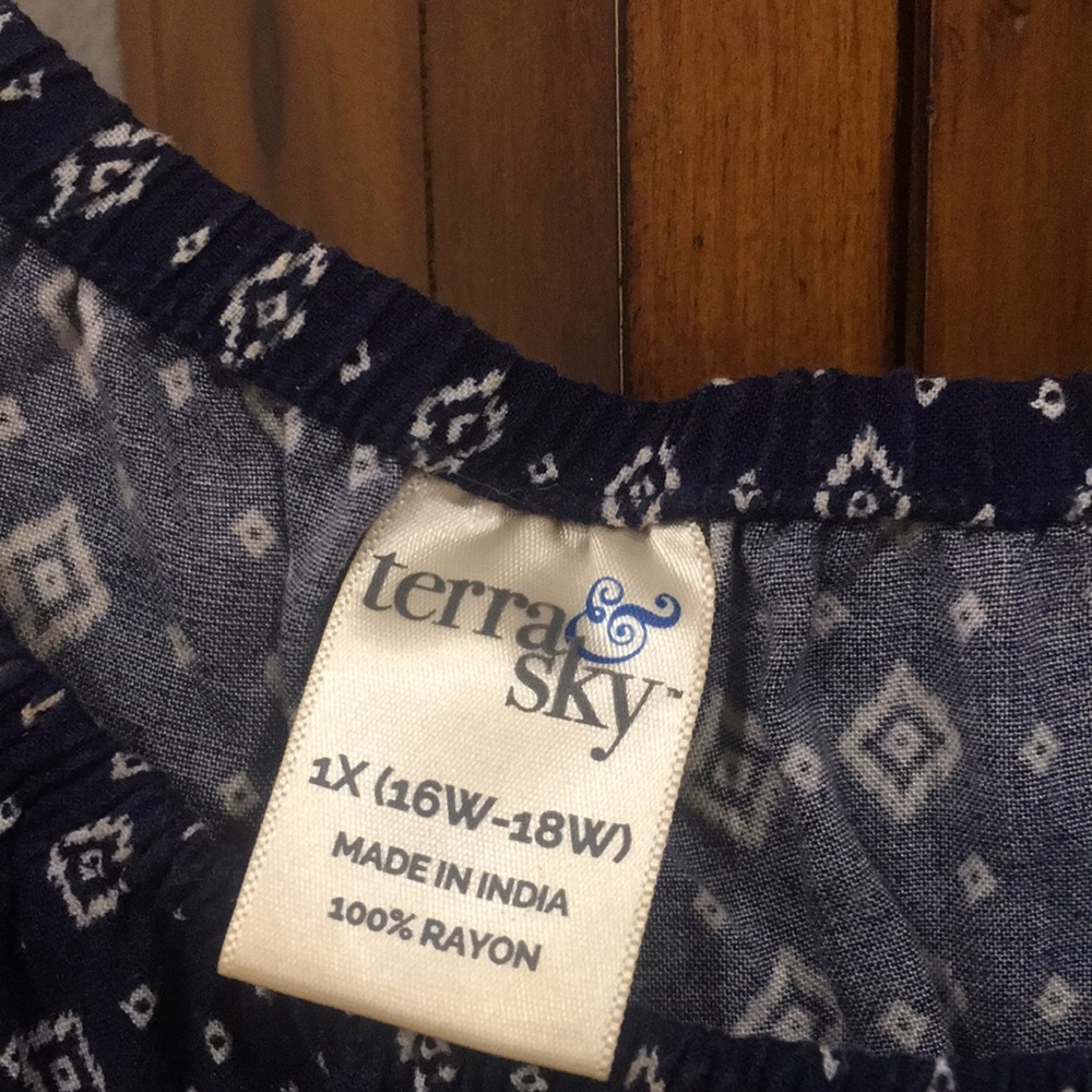 Blouse Fits All Sizes. - image 3